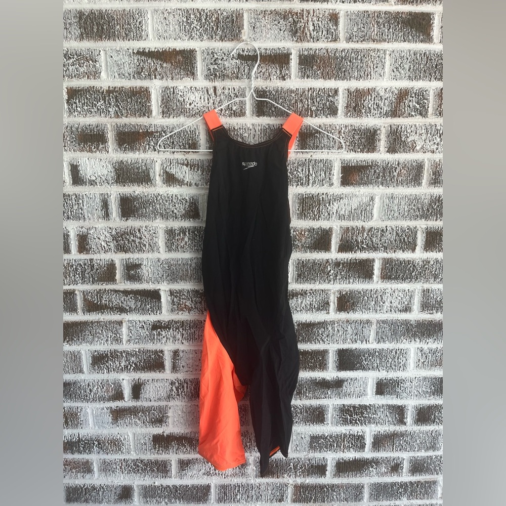 Speedo Recordbreaker Kneeskin Tech suit size 32. Worn only once!!
